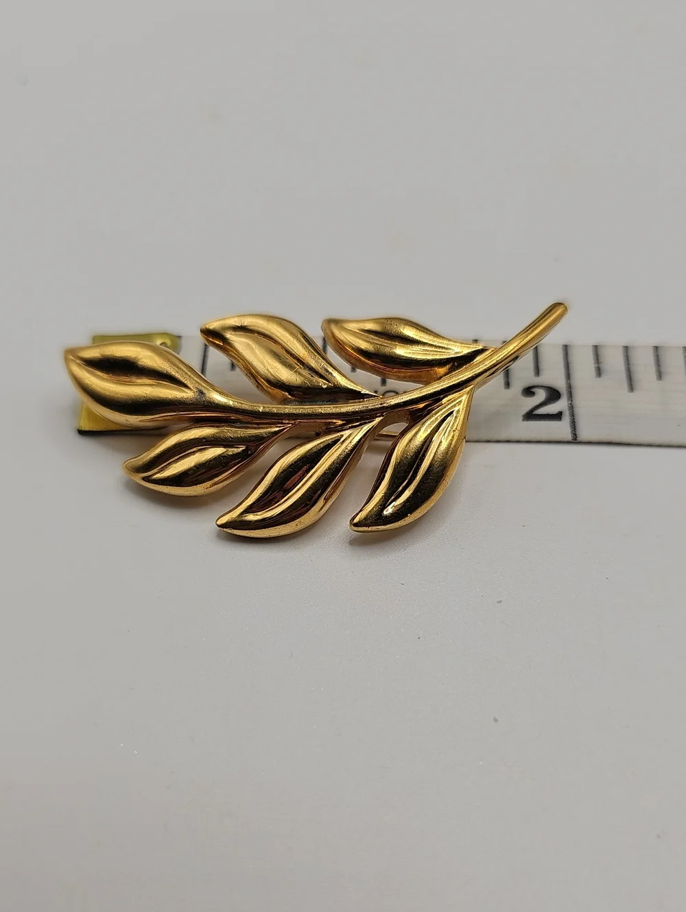 Napier Vintage Leaf Branch Brooch Womens Size OS Gold Tone Botanical Pin 6428